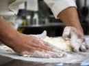 国内の一流ホテルで経験を積んだ料理人の技術が詰め込まれている。 国内の一流ホテルで経験を積んだ料理人の技術が詰め込まれている。