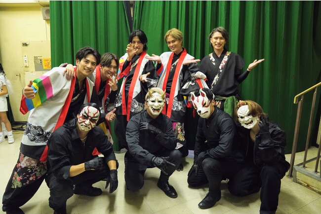 謎のお面ダンステロリスト集団O-MENZが7th ANNIVERSARY TOUR 『超G.U.M祭』ファイナル大阪城野外音楽堂にオープニングアクトとして出演翌日には大阪城公園で路上ライブも開催 