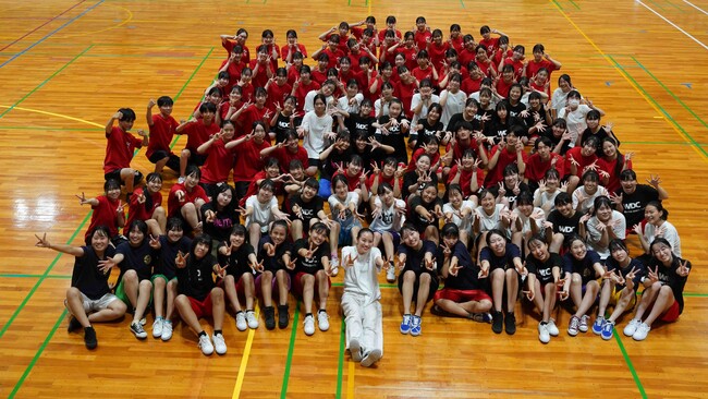 【世界的ダンサー Miyu】名古屋市の高校ダンス部120名に世界レベルのステップを直伝!