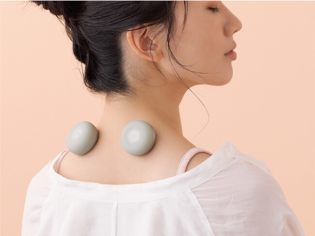 火を使わないデジタルお灸に新色シルバーが登場「フェムオンテック 温灸(シルバー)」新発売
