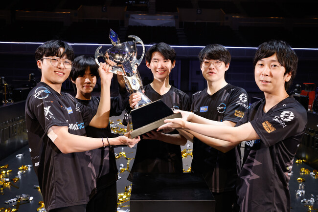 幕張メッセ イベントホールで開催した「LJL 2023 Summer Split Finals」DetonatioN FocusMeが激闘を制し優勝！リーグ記録の6連覇を達成！