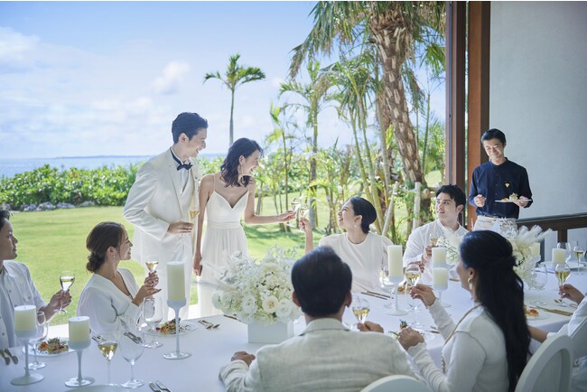 国内リゾートエリアでの結婚式を希望する方が63％。理由は、家族や大切な人と少人数でしたいから。