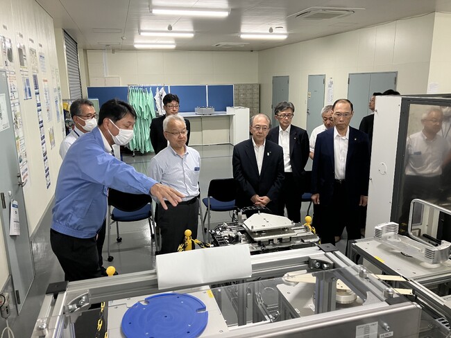 北海道視察団が半導体教育に特化した「熊本テクノセンター」を視察