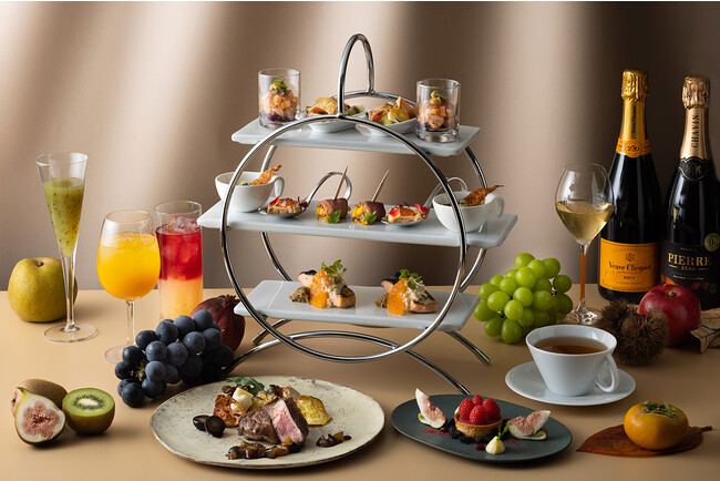 コートヤード・バイ・マリオット 新大阪ステーション_梨や林檎、柿など秋のフルーツに彩られた期間限定イブニングハイティー 「AUTUMN FRUITS COLLECTION」を発売