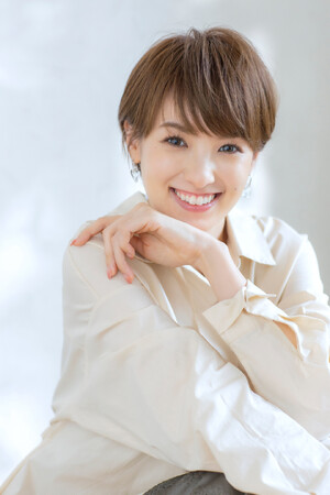 人気タレント 南明奈さんをクリエイティブディレクターに迎え、笑顔溢れる商品をお届けします!