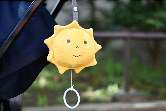 外出先や移動時の赤ちゃんのぐずり対策にも！持ち運びに便利なオルゴールおもちゃ「いつもいっしょ」が登場
