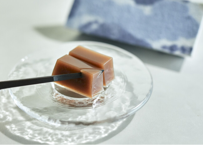 「カカオハナレ 大船ルミネ店」オープンを記念し、カカオの水羊羹や饅頭など、新作のチョコレート和菓子が登場。2023年9月7日（木）からスタートします。