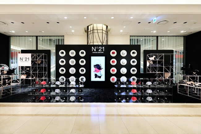 【N21】N21xMLBxNEW ERAのキャップ&N21xPEGIONのドッグアイテムが揃うポップアップストアが阪急うめだ本店で開催中