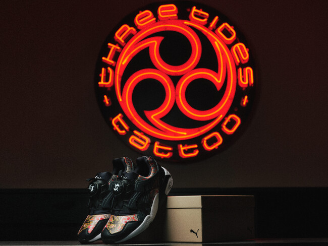 「PUMA」のDISK BLAZEを浮世絵で大胆にアレンジしたTHREE TIDES TATTOO、atmosによるトリプルコラボレーションモデルが登場。