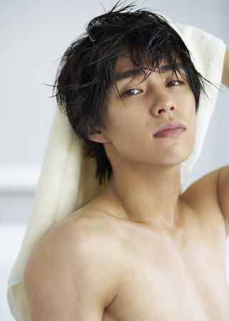 醍醐虎汰朗1st写真集が講談社から2023年11月29日に発売決定！　本日より予約受け付けスタート