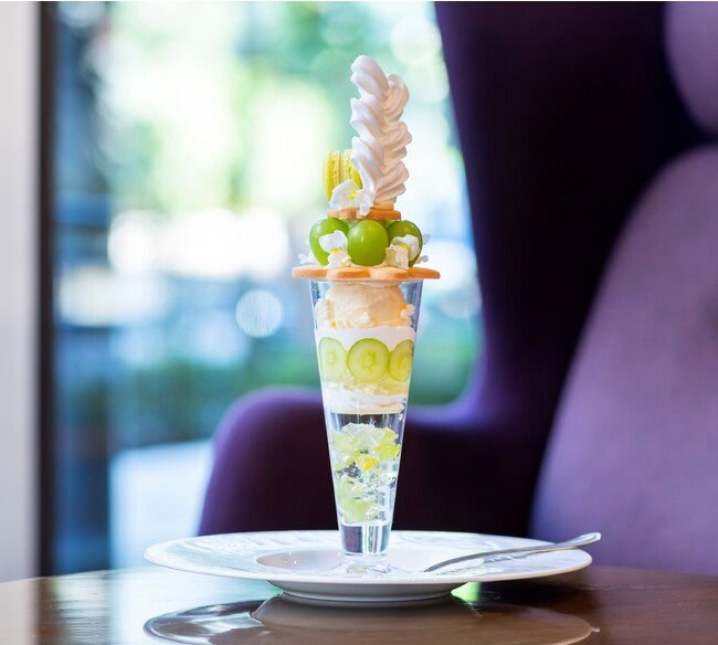 【ザ セレスティンホテルズの極上スイーツ＆カクテル】大粒のマスカットを堪能できる期間限定パフェ　ハロウィーンをテーマにしたドリンクやアフタヌーンティーも