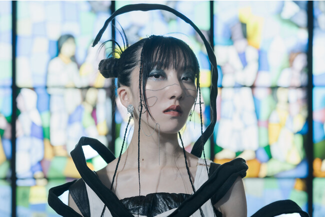 春ねむり、新作EP『INSAINT』より先行SG「わたしは拒絶する」リリース、自身初のバンドセットでのライブ映像公開