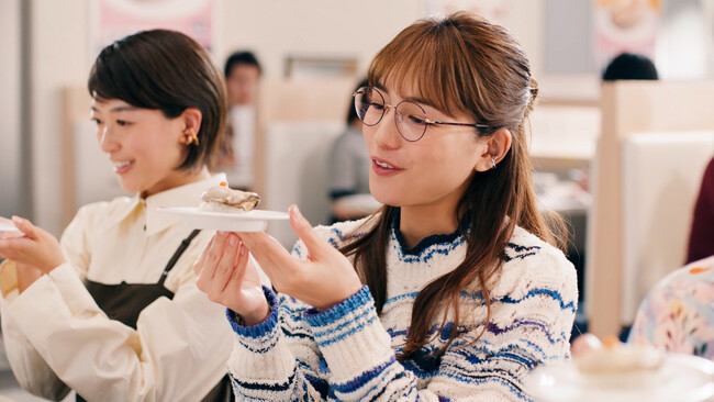 【はま寿司】川口春奈さんが出演する新TVCM「牡蠣祭り はまい！」篇を公開 旬の牡蠣を堪能する川口さんの至福の表情にご注目！9月12日（火）より、放映スタート