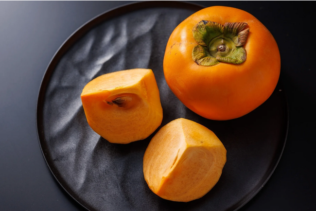 「ＪＡタウン」のショップ「全農とっとり ＪＡタウン店」では、鳥取県産オリジナル品種の柿「輝太郎」を９月８日から販売開始！