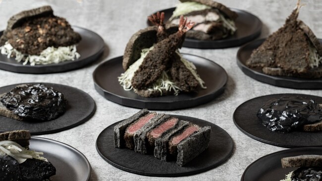 「The Unknown Cafe Gallery Harajuku」に黒い！個性的！美味しい！3拍子揃った不思議な感覚が楽しめる新作“モノクロサンドイッチ”が大集合！！