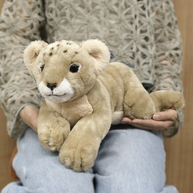 【こころほっこり】一度は抱っこしてみたい！ワイルドキャットたちが「ひざシリーズ」に登場！