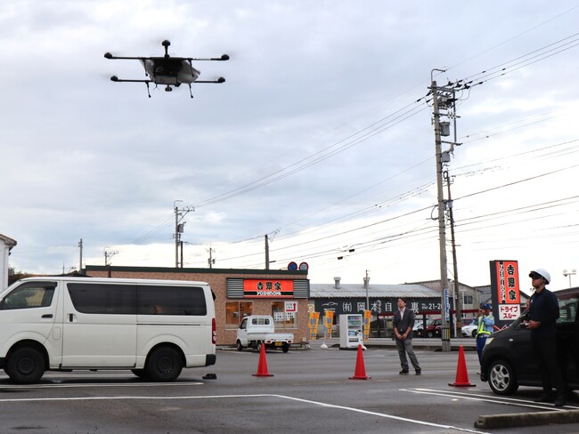 小松市で吉野家店舗から郊外へ牛丼を届けるドローン配送の実証実験を実施