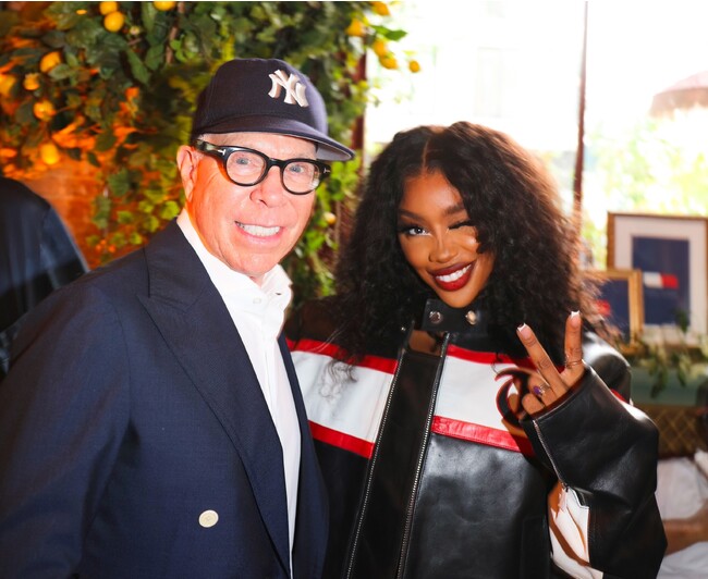 ニューヨーク ファッションウィークへ駆けつけたトミー・ヒルフィガーとSZAがブランチを開催