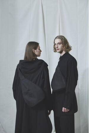 discord Yohji Yamamoto、GINZA SIX限定コレクションとしてリネン帆布の「Y」シリーズを展開