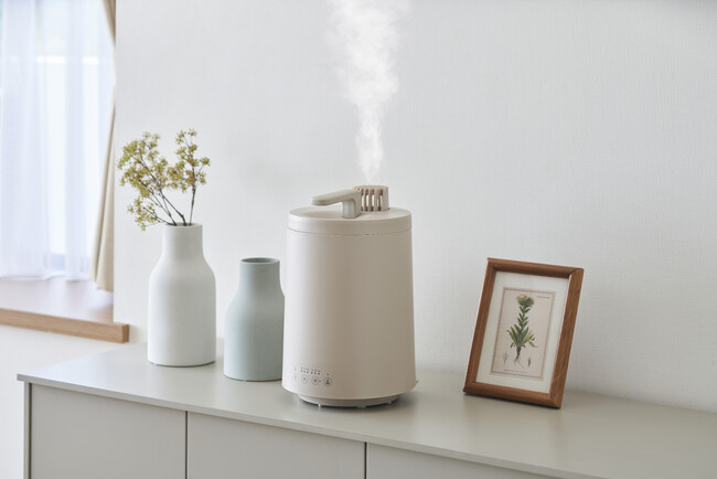 大きなレバーで開けやすく給水、お手入れ簡単な「カンタン給水スチーム式加湿器mistone(ミストーン)600S」を発売