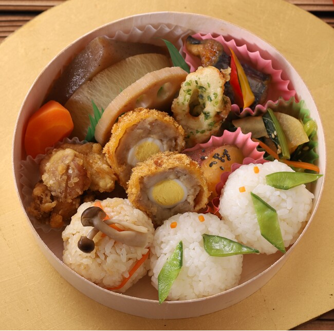 月に見立てたまるい惣菜が、阪神の売場をまるっと席巻！？