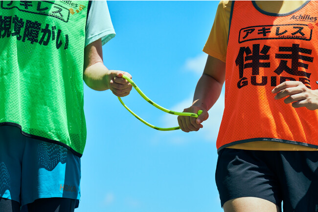 HOKAがアキレス・インターナショナル・ジャパンとタッグ！障がいを持つランナーと伴走ランナーが共に楽しめるランイベントを開催！