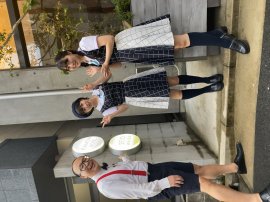 左から　たかし(トレンディエンジェル)、甲斐心愛(STU48)、今村美月(STU48)