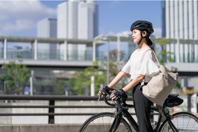 自転車走行中のイヤホン利用　およそ10人に１人　“ヒヤリ、ハッとした”危ない経験は4割も