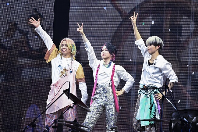 Mrs. GREEN APPLEのアリーナツアーから、埼玉公演2日目をWOWOWプラスで9/24(日)独占放送＆配信！放送公演のライブレポートが到着！【メンバーが見どころを語るライブダイジェスト公開】