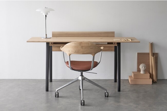 仕事と暮らし。デザインと機能性。さまざまバランスを意識し生まれた“衣食住”と“働く”を繋ぐデスク「FOUR」デビュー