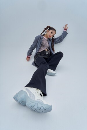 PUMA人気モデル「PULSER WEDGE」からatmos pinkとのコラボレーション新作が10月6日(金)に登場