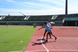 (ジャベリックスローの競技に参加 澤野 能文)