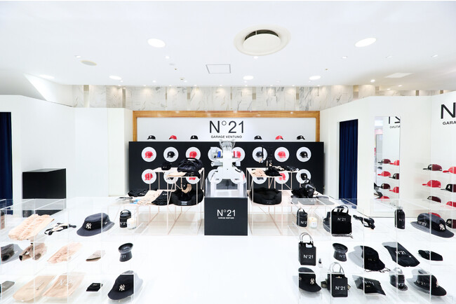 【N21】ジェイアール名古屋タカシマヤでポップアップストアを開催　N21xMLBxNEW ERAのキャップとN21xPEGIONのドッグアイテムを紹介