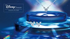 【ディズニー】「ミッキーマウス」のアイコンをモチーフにした新作ネックレス&ピアス 3ピースのダイヤモンドが輝く、シンプルでエレガントなジュエリー 10月16日(月)に新発売 全国のケイウノ店舗、ケイウノオフィシャルサイトにて