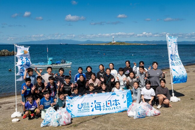 海の未来をアゲアゲに　大間小学校6年生の海洋環境学習と食育「出動！大間小学校　海洋ごみ調査隊」を開催しました！