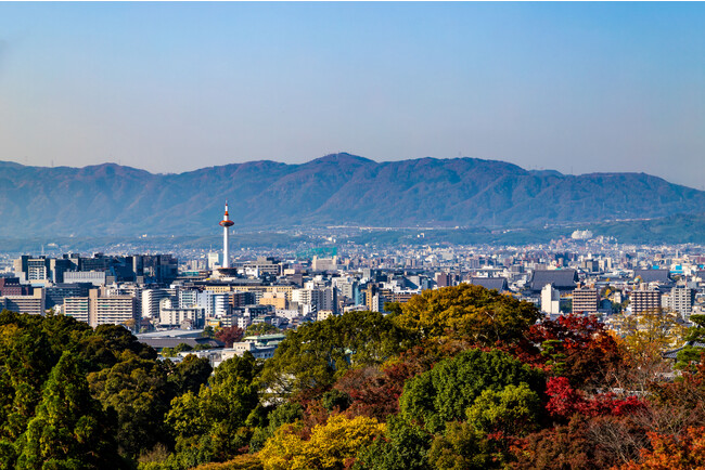 【ギャリア・二条城 京都】秋の紅葉を上空から 3日間限定のヘリコプター遊覧飛行付き宿泊プラン販売