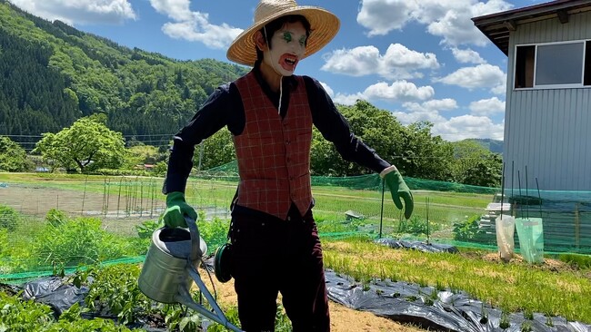 山形県住みます芸人　ソラシド・本坊元児が西川町で農業に奮闘する“リアル”を描いたドキュメンタリー映画『脱・東京芸人』12月15日（金）より　ムービーオン山形、鶴岡まちなかキネマにて先行公開決定！