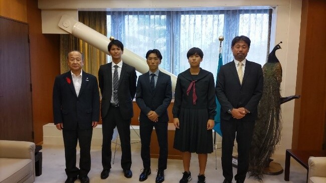 【ＪＡＰＡＮサッカーカレッジ・JAPANサッカーカレッジ高等部】特別国民体育大会2023「燃ゆるかごしま国体」に出場のため新潟県成年男子・少年女子が聖籠町長を表敬訪問