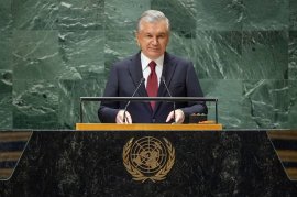 国連総会で演説するウズベキスタンのミルジヨーエフ大統領