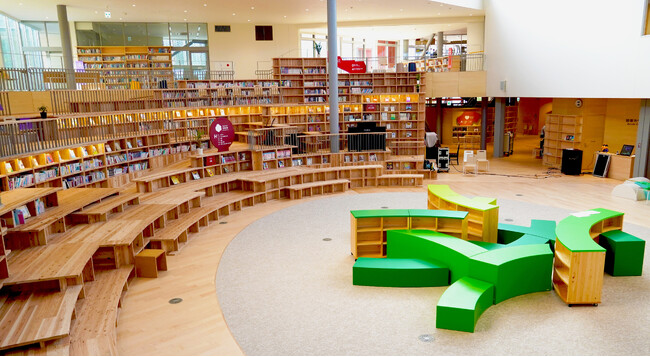 福島県大熊町の教育施設「学び舎 ゆめの森」に学校向けクラウド型図書館システム「ELCIELO for School」を導入