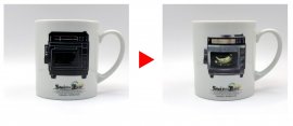 マグカップ正面(左：常温時、右：60度以上時)