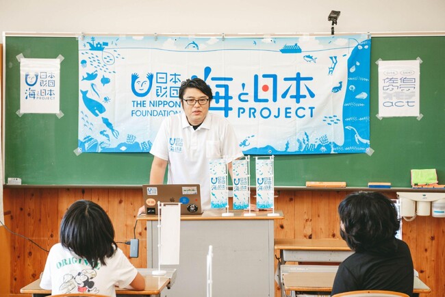 地元では食べる習慣のない未利用魚を学校給食として提供　佐伯市内の小中学生約300名へ”アイゴのフライ【アイボー】”を無償提供いたしました。