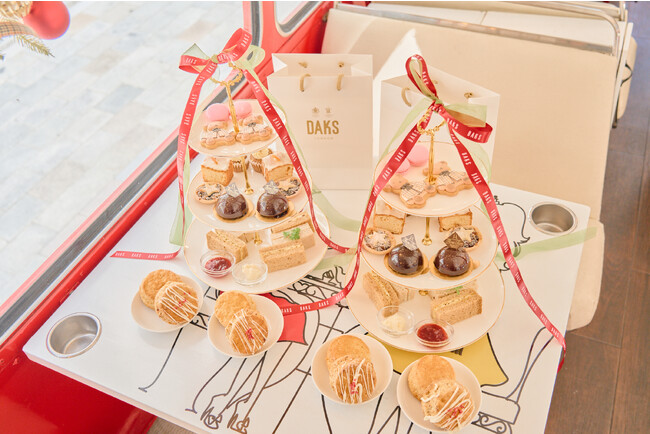 「DAKS」アフタヌーンティーバスツアー開催