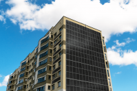 「壁面ペラペラ太陽光」のサービスを11月1日からスタート！屋上スペースがなくても、建物の壁面に設置できる太陽光発電