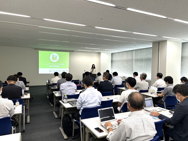 高齢者や障害のある方への理解を促進～役員・本社部門長がユニバーサルマナー検定3級を取得～