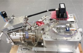 当社が開発した小型中性子発生装置(全長78m) 当社が開発した小型中性子発生装置(全長78m)