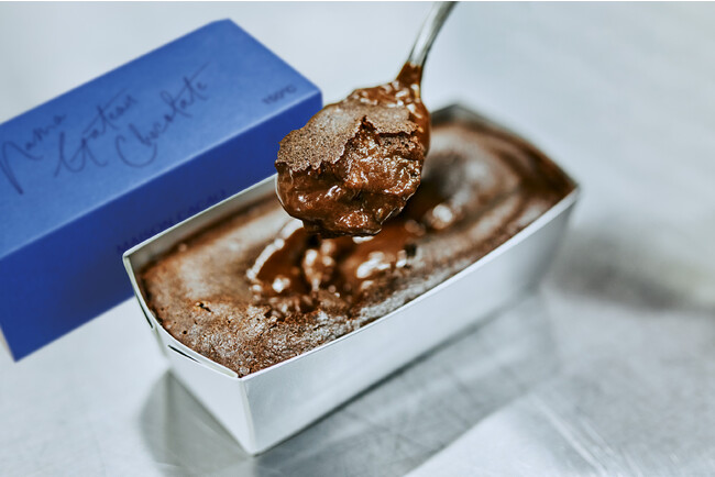 1日で500個以上が完売した限定スイーツ。すくって食べる「焼きたて生ガトーショコラ」が小町本店で特別登場！