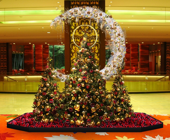 【リーガロイヤルホテル（大阪）】幸せな願いがロビーにあふれる三日月のクリスマスツリーと約40,000球のLEDライトが並木に煌めくイルミネーション　クリスマス装飾＆イルミネーション