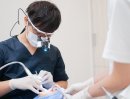 治療中の鶴田理事長の画像 治療中の鶴田理事長の画像