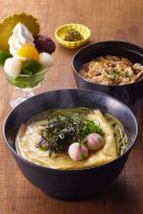 大判湯葉そば かやくご飯・ミニパフェセット 大判湯葉そば かやくご飯・ミニパフェセット